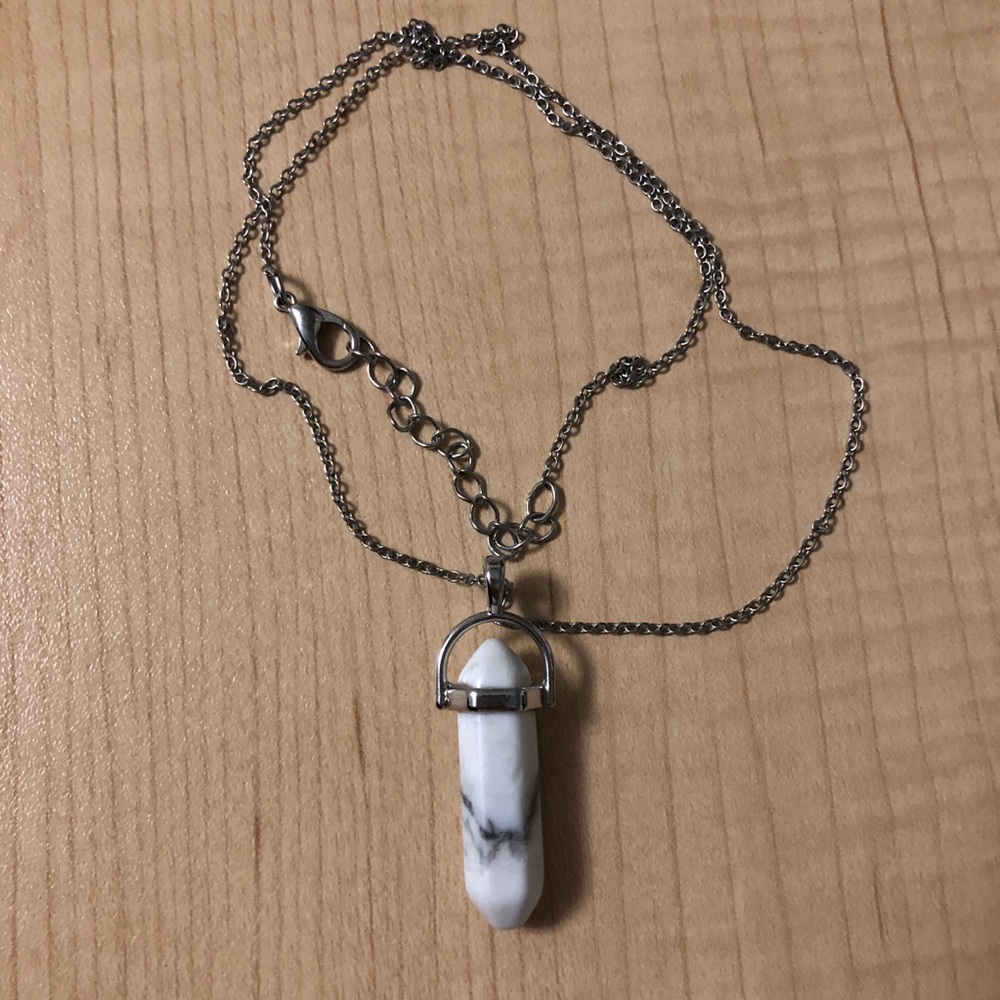 🩵 Free add-on || Marbled column necklace